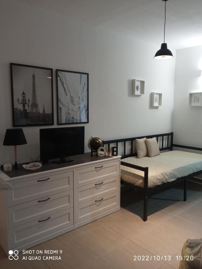 Miss Rossella Home Барі Екстер'єр фото